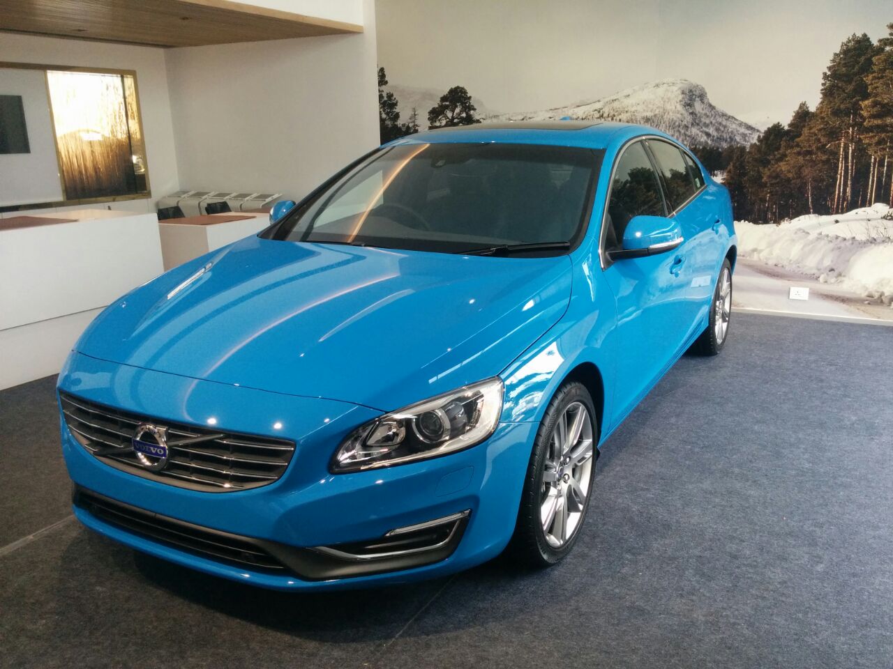 Volvo launches the petrol S60 T6